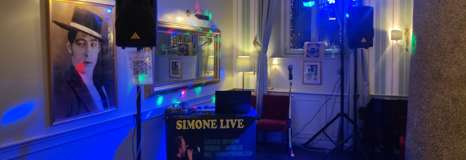 Allestimento DJ e Karaoke di Simone Live con luci blu
